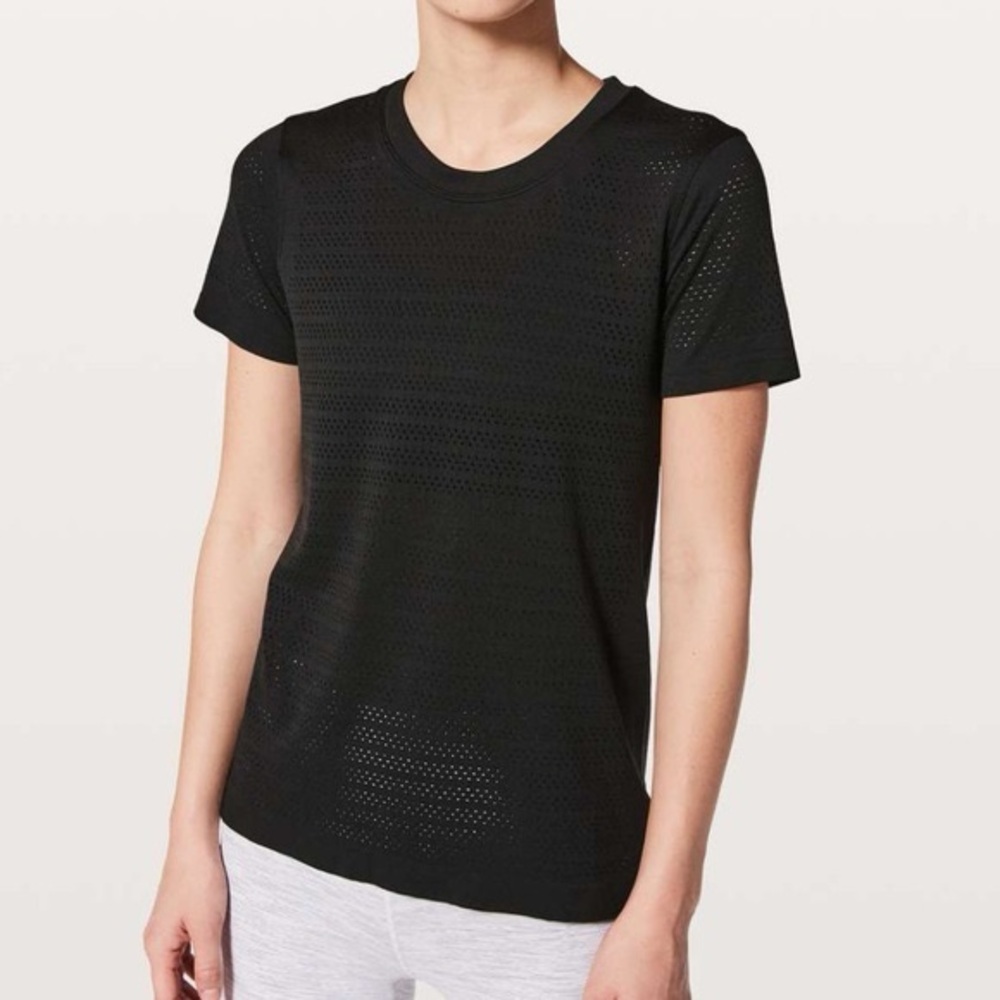 Lululemon Breeze By Short Sleeve Size 8